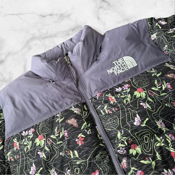 The North Face Purple and Black Puffer Jacket - Picture 2 of 10